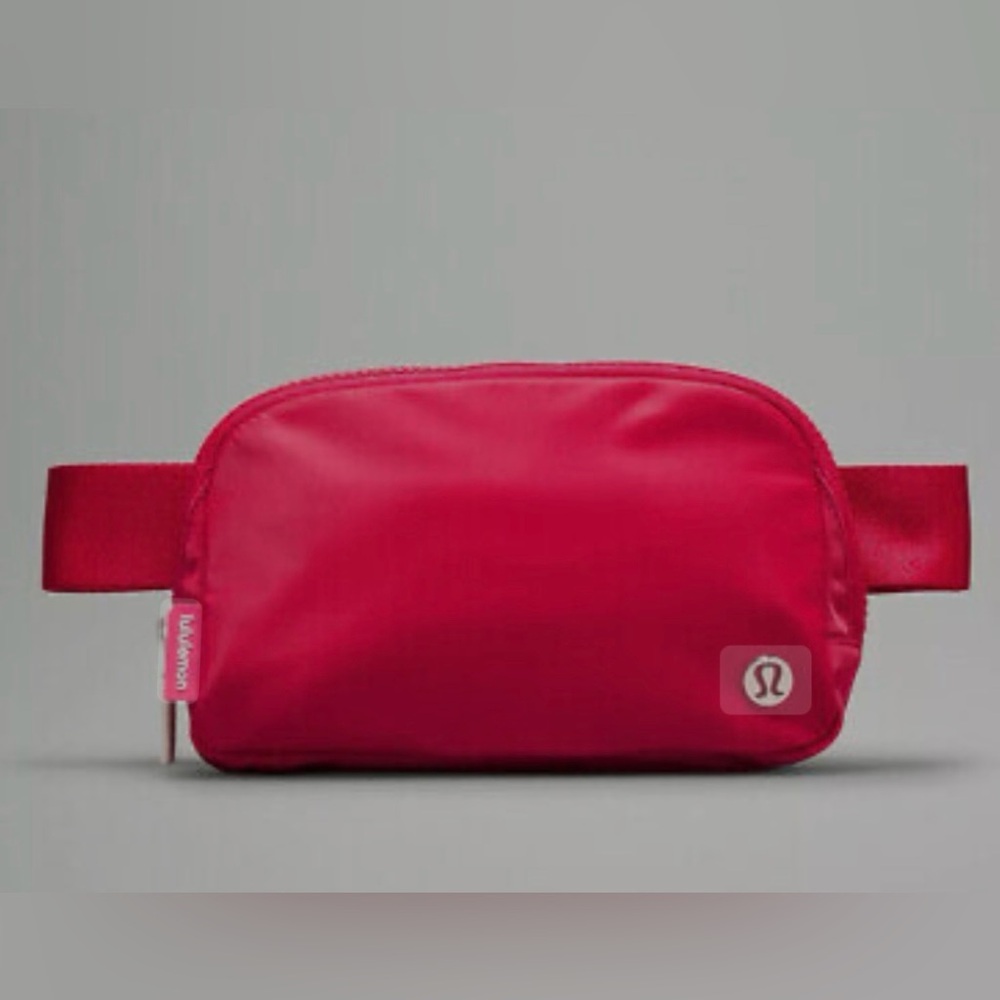 Lululemon limited edition everywhere belt bag 1L in cherry mist